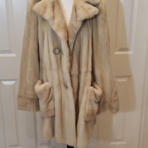 White Mink Coat Jacket Made in Italy 🇮🇹 Size L (12-14)
